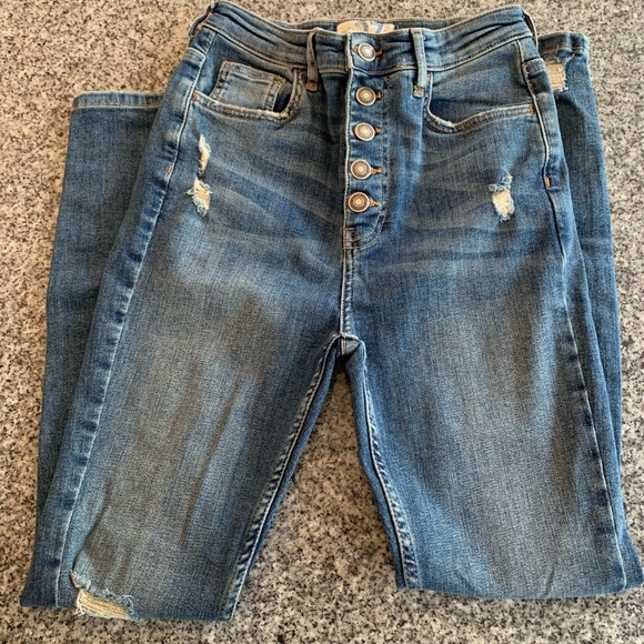 We the Free Distressed/Rip Botton Front Skinny Jeans - Picture 1 of 3